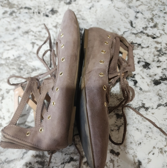 Flats size 5.5 (🌵FOR BUNDLES ONLY) - Picture 2 of 5